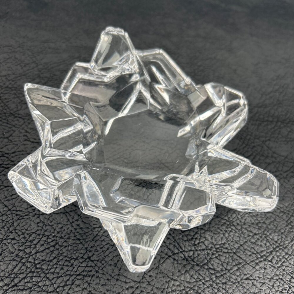 Ice Crystal Shaped Ashtray Signed Faceted Design & FM Art Glass Marking